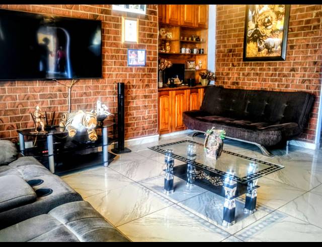 4 BEDROOM HOUSE FOR SALE IN ESCOMBE